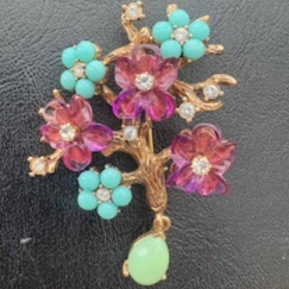Signed WG jewelry-Rare brooch-Gold tone-Turquoise, purple & clear rhinestones
